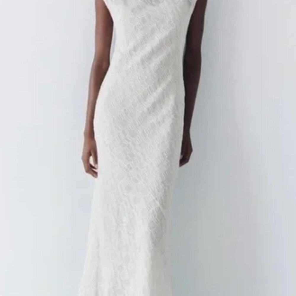 Zara nwt embroidered cream